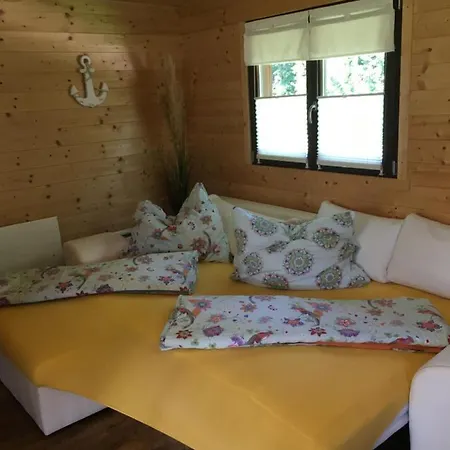 Ferienhaus Am Badesee * エーベン・イム・ポンガウ