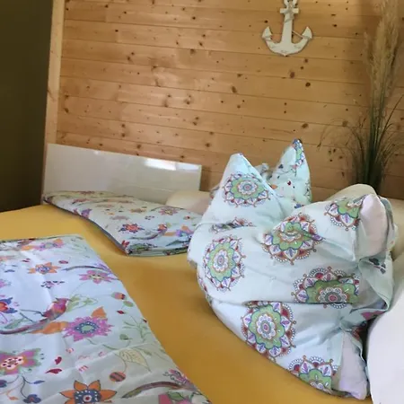 Ferienhaus Am Badesee * エーベン・イム・ポンガウ